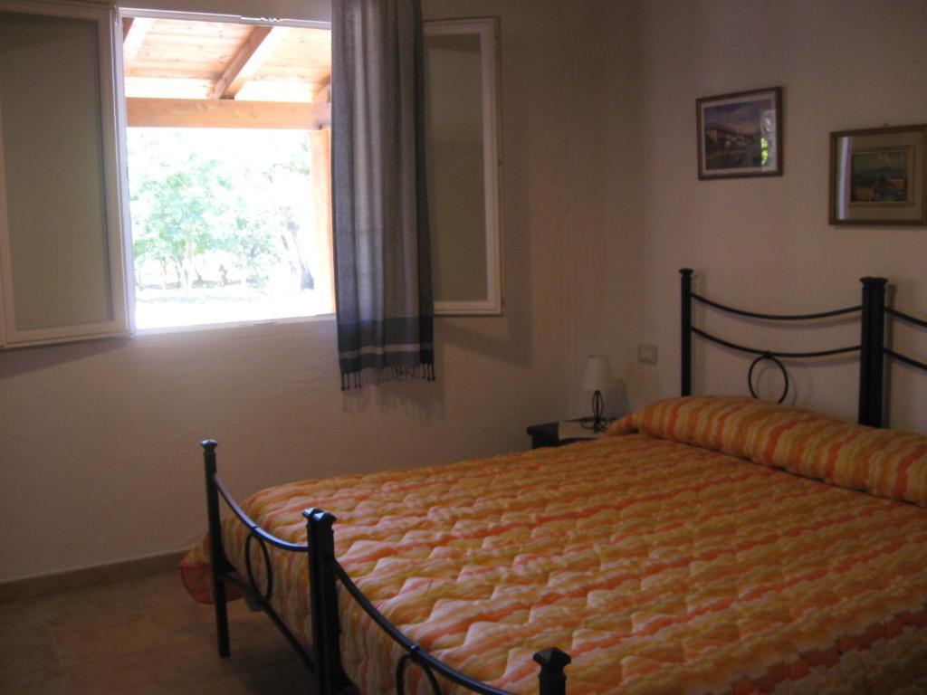 Agriturismo La Barca In Secca Olmedo Bilik gambar