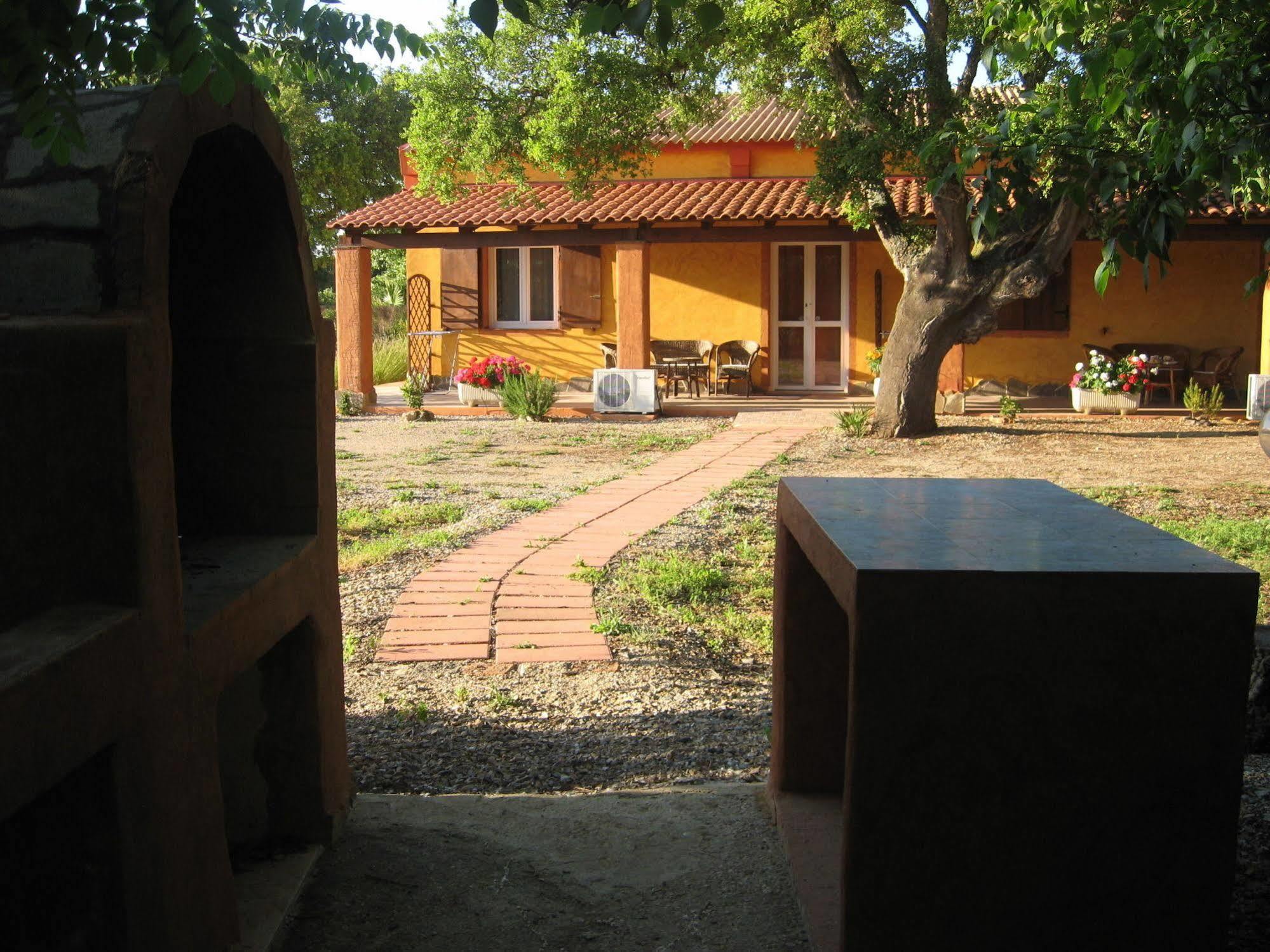 Agriturismo La Barca In Secca Olmedo Luaran gambar