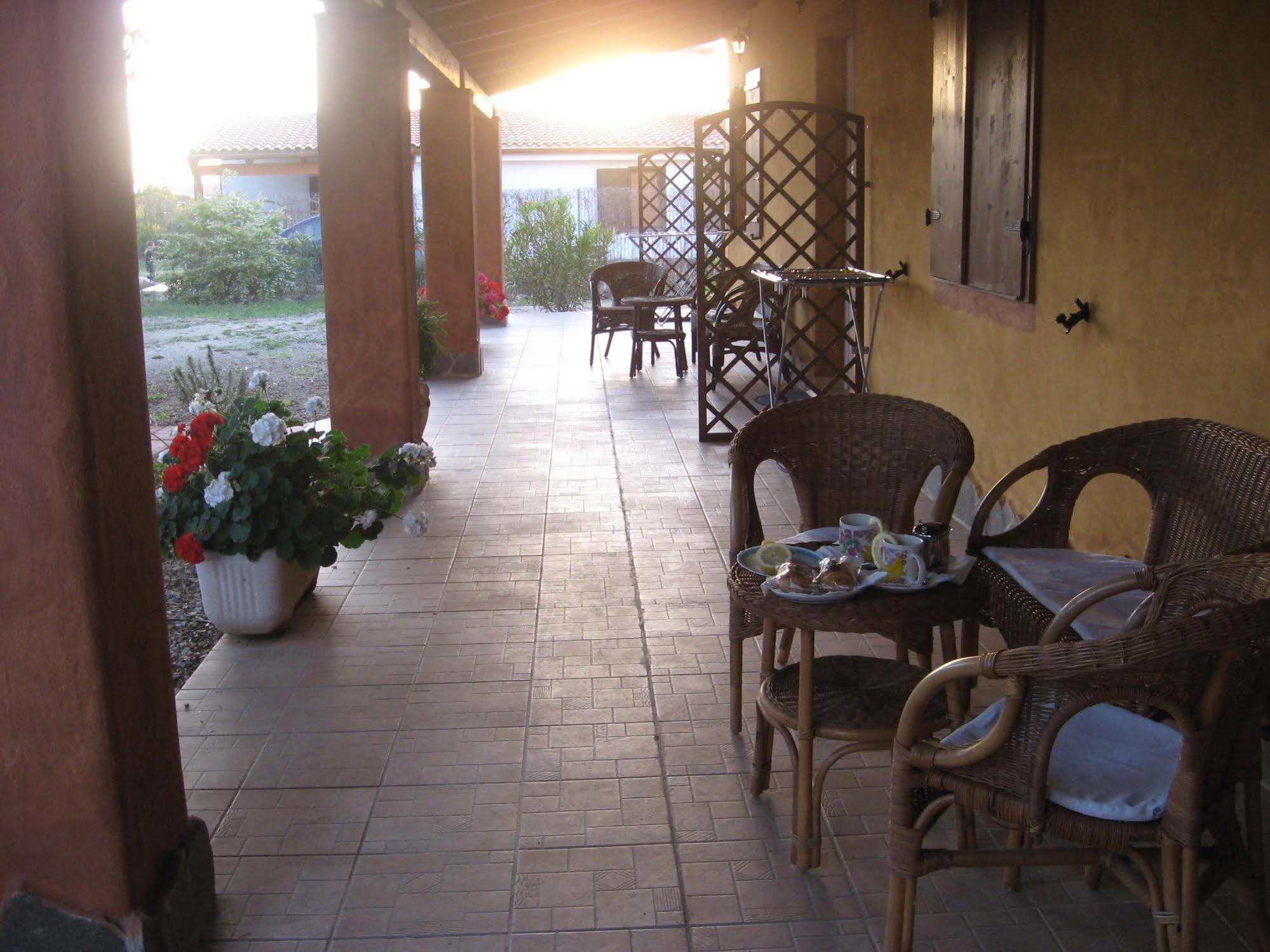 Agriturismo La Barca In Secca Olmedo Luaran gambar