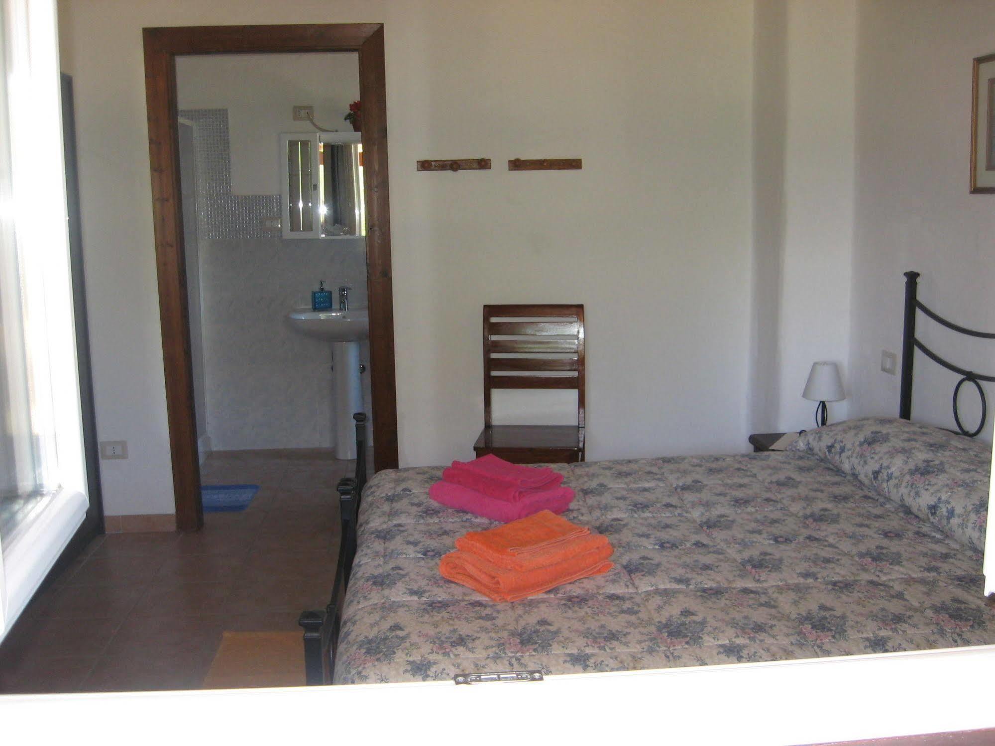 Agriturismo La Barca In Secca Olmedo Luaran gambar